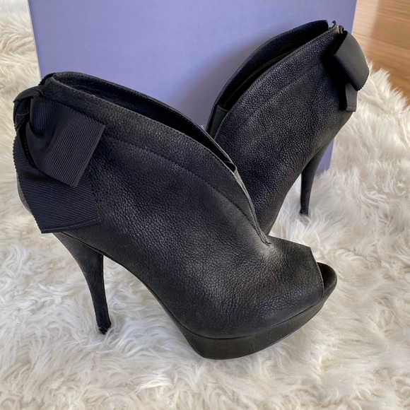 Vera Wang Royce Peep Toe Bow Back Booties - Picture 4 of 5